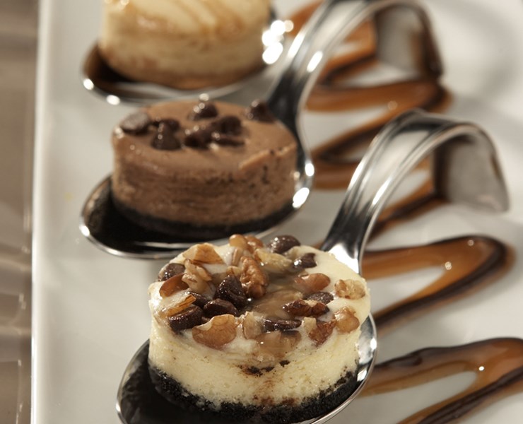 MINI CHEESECAKE ASSORTMENT: CHOCOLATE-CARAMEL