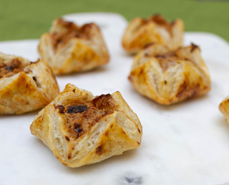 Petite Fig & Caramelized Onion Puff